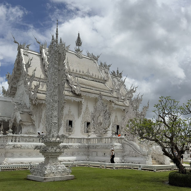 The White Temple – Chiang Rai's Hidden Gem