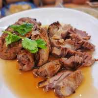 ชาง ข้าวมันไก่อะไร ต้องต่อคิวกิน 🐔 