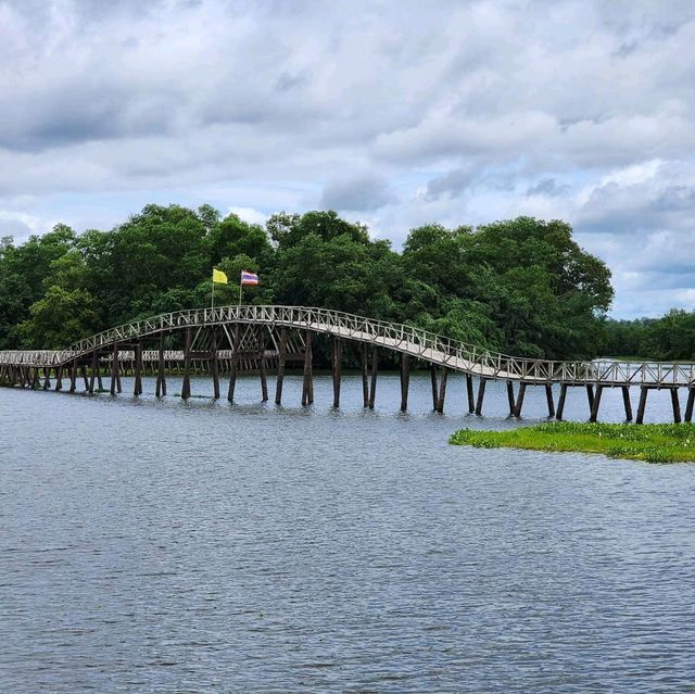 สะพานไม้เคี่ยม หนองใหญ่ ชุมพร