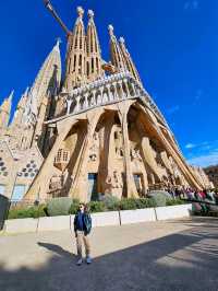 Exploring Basílica de la Sagrada Família: Gaudí’s Iconic Masterpiece