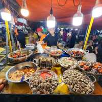 Son Tra Night Market : ตลาดกลางคืน 