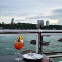 Ocean sky pattaya เรือสำราญสุดอลังการ