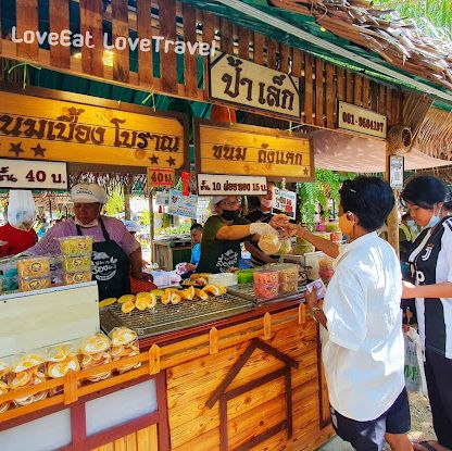 ตลาดลองแล(หลาดลองแล)