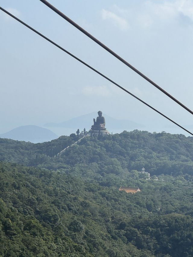 홍콩에서 가장 긴 케이블카, 거대한 불상 명소