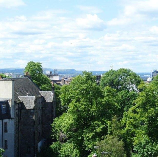 Calton Hill: จุดชมวิวเมือง Edinburgh ที่ไม่ควรพลาด