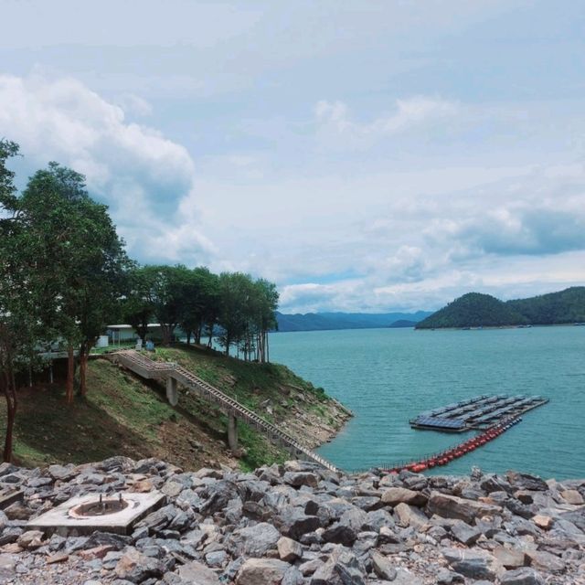 ชมวิวเขื่อนศรีนครินทร์ 