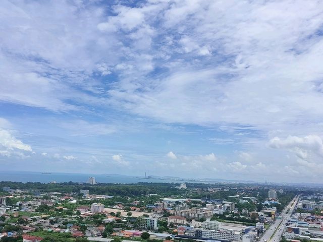 เที่ยวพักที่ Holiday inn and suites Rayong 