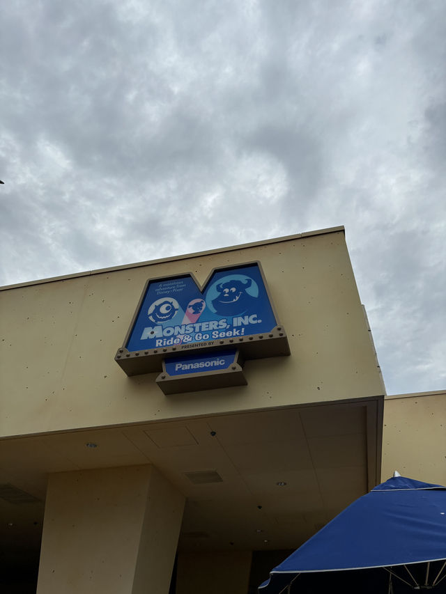 รีวิวเครื่องเล่น Monster, Inc. Ride & Go Seek