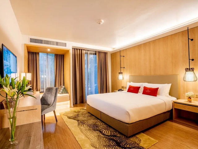 โรงแรมดีวาลักซ์ รีสอร์ตแอนด์สปา สุวรรณภูมิ
