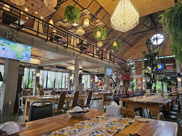 “โอ​ยั๊วะ​เมืองโบราณ​” ร้านอาหารบางปู