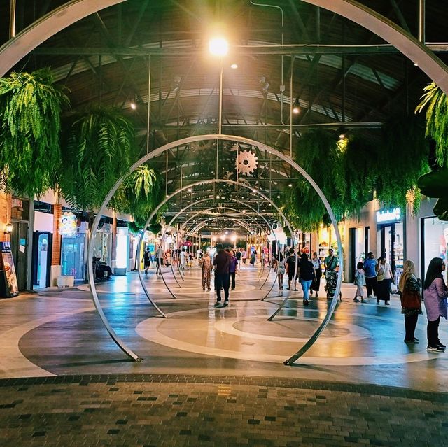 泰國曼谷地標性夜市景點:河濱碼頭夜市，絕美摩天輪，各種美食，拍照📸打卡吃飯逛街絕佳之地