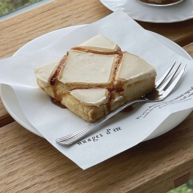 【韓国】メレンゲがのったスコーンが新感覚すぎて美味しいカフェ🤤