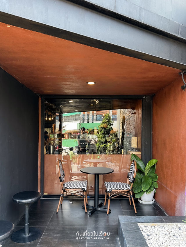 Surya Café จุดพักผ่อนสำหรับคอกาแฟในสัมมากร