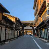 🇯🇵京都「西本願寺 東本願寺」銀杏盛開實況！穿越時空的寧靜之美