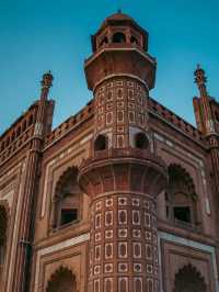 🏰 Explore Historical Delhi: A Journey Through Time 🕌