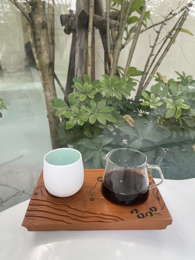 曼谷探店｜隱藏在樹林中的世外桃源咖啡店