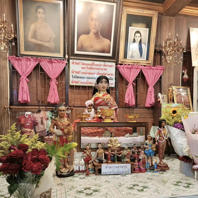 ศาลย่านาค วัดมหาบุศย์