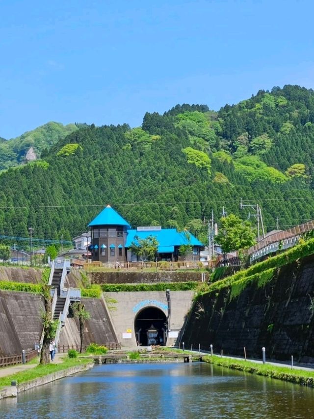 ■まさかトンネルの中がこんな空間になってるなんて