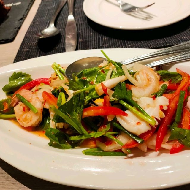 Three Monkeys ร้านอาหารสไตล์บาหลีชื่อดังในภูเก็ต