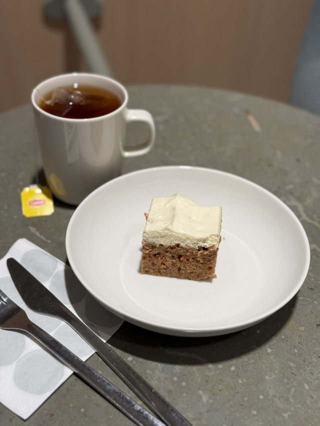 Relaxing Lunch at Finnair Business Lounge🍽️