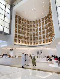 Dubai’s Iconic Mall and Fountains: Where Shopping Meets Spectacle! 