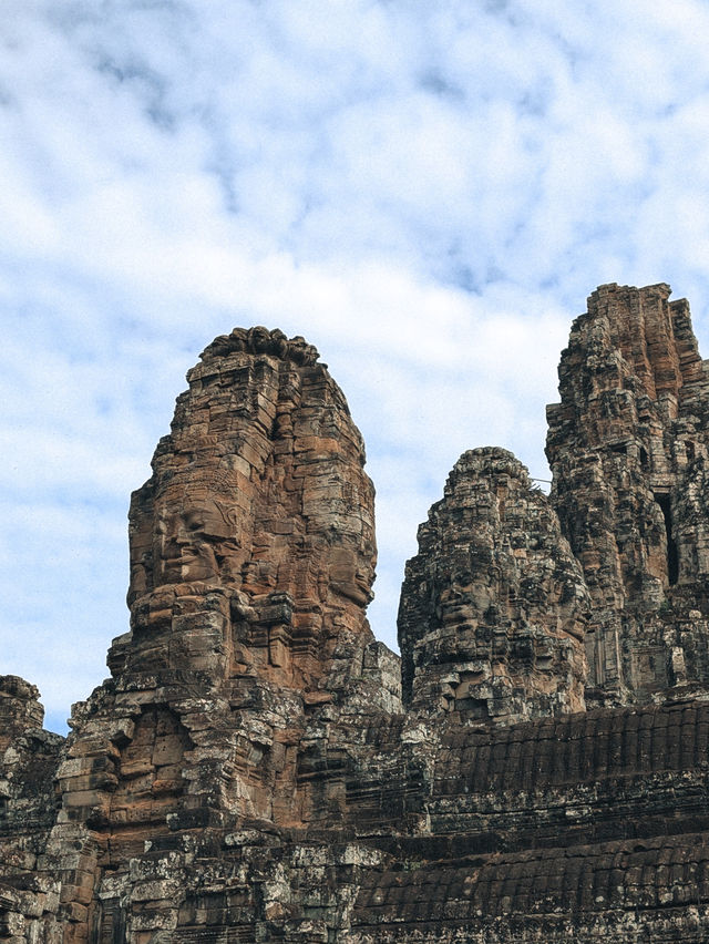 🇰🇭 Bayon: The Temple of Mysterious Stone Faces 🏛 