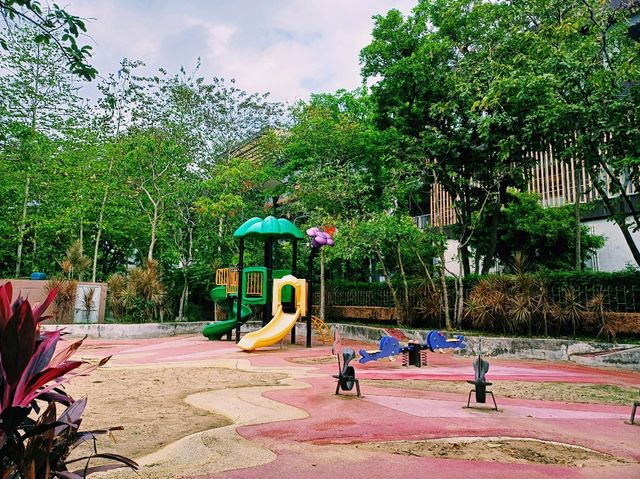 泰國曼谷市中心著名城市綠洲湖泊公園景點：朱拉隆功大學百年世紀公園，歐式園林藝術風格，適合打卡拍照📸親子遊