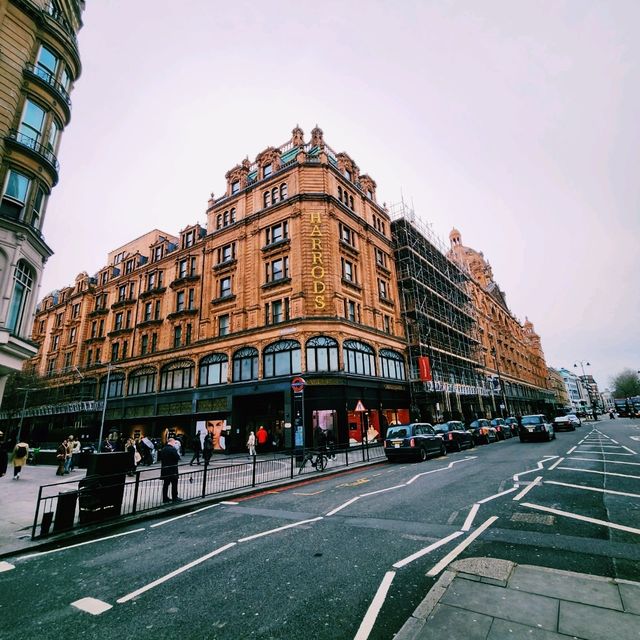 🏛️ 英國Harrods百貨：奢華與異國風情的完美融合