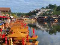 “บ้านรักไทย” ล่องเรือจิบชาเคล้าหมอกยามเช้า