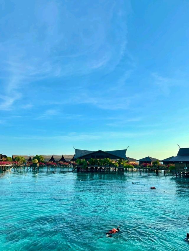 Kapalai Water Villas: A Slice of Ocean Paradise