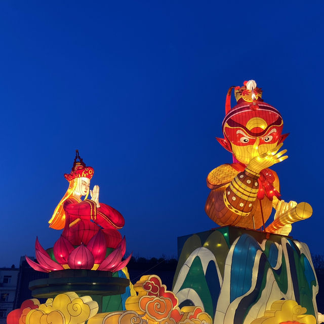 夜遊西安城牆，燈會點亮千年古都