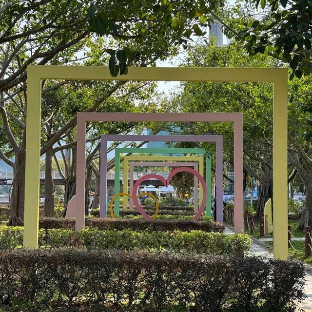 大埔海濱公園 (Tai Po Waterfront Park)