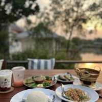 ลำพวา ร้านอาหารลับๆ ที่ซ้อนตัวในรีสอร์ท