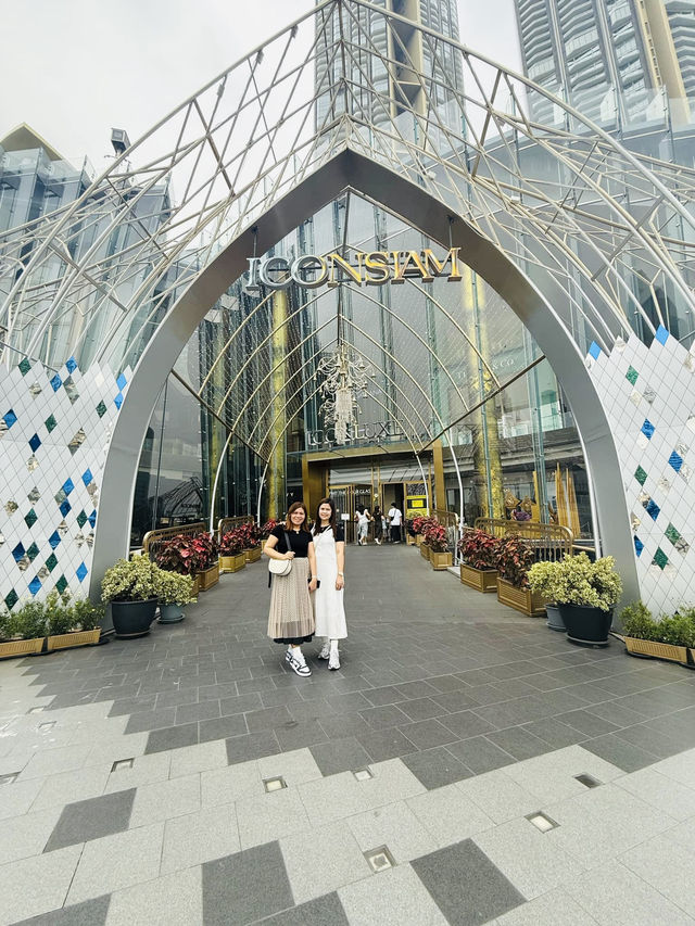 Wat aran In bangkok and iconsiam