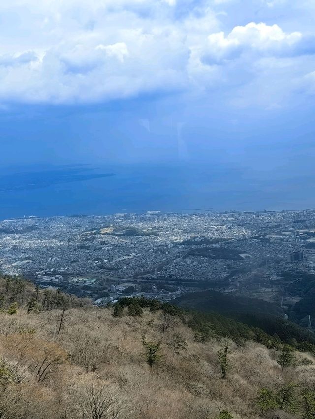 陰雨下別府纜車上山頂