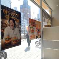 【🇰🇷Mom’s touch 弘大入口店】韓國當店炸雞連鎖店