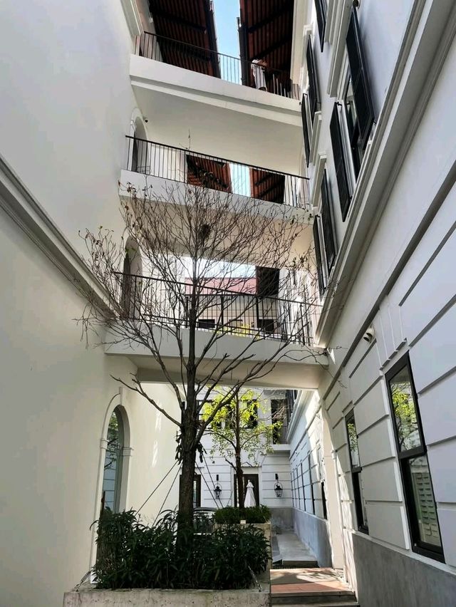 近One Nimman異國情調住宿 — 𝐁𝐞𝐥𝐥𝐚 𝐍𝐚𝐫𝐚 𝐇𝐨𝐭𝐞𝐥 