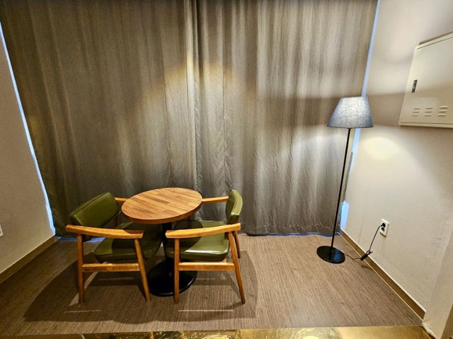 首爾平價住宿推薦| 首爾First Stay Hotel入住心得｜近明洞站交通便利、夜市美食環繞、小資族首選