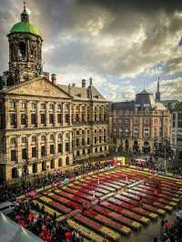 This is one of the iconic tourist spot in Amesterdam, Always busy regardless if it is day or night