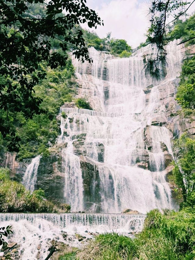 中國浙江台州著名景點：天台山大瀑布，適合打卡拍照📸