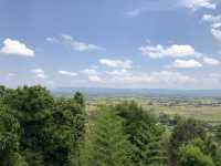 5色の仏像が美しい🤍❤️💙💛💚山頂の寺院⛰️🛕