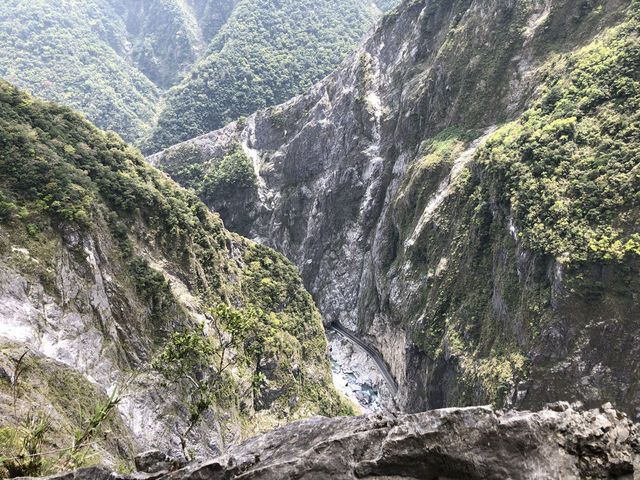 錐麓古道｜太魯閣峽谷中的驚險絕美步道，挑戰垂直斷崖的壯闊視野