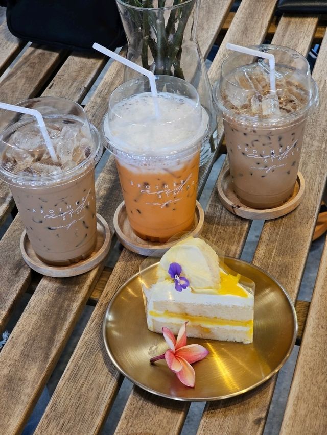 Brother and Sister cafe | เพชรบุรี