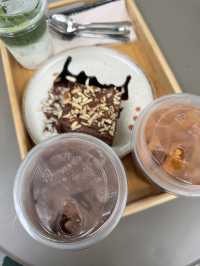 คาเฟ่ Pinch Society  ☕️