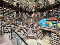 四川 | 重慶鍾書閣，彷如走入霍格華茲的魔法書店