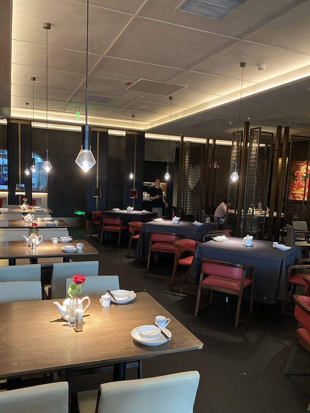 要為這店抱不平，中航城君尚購物中心的「楚采」