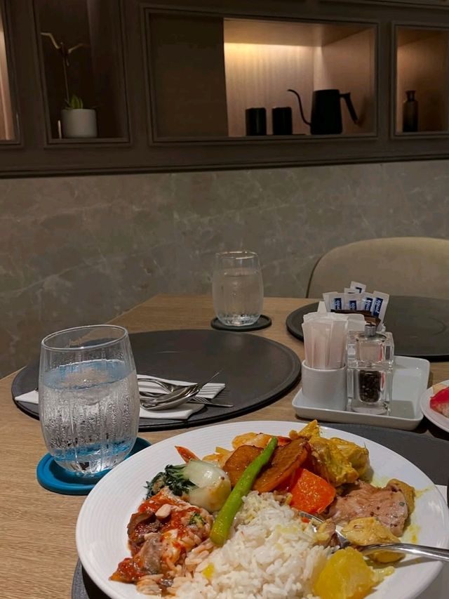 🏙️ Urban Elegance at Carlton Hotel Bangkok Sukhumvit ✨