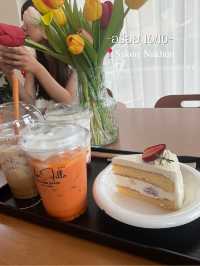รีวิว une fille cafe and space 
