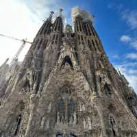 🌀 “Stone That Breathes: A Morning at Sagrada Família”