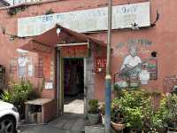 Moh Teng Pheow Nyonya Koay: A Nostalgic Kuih Haven Where Tradition Tastes Sweet! 🍡🏮